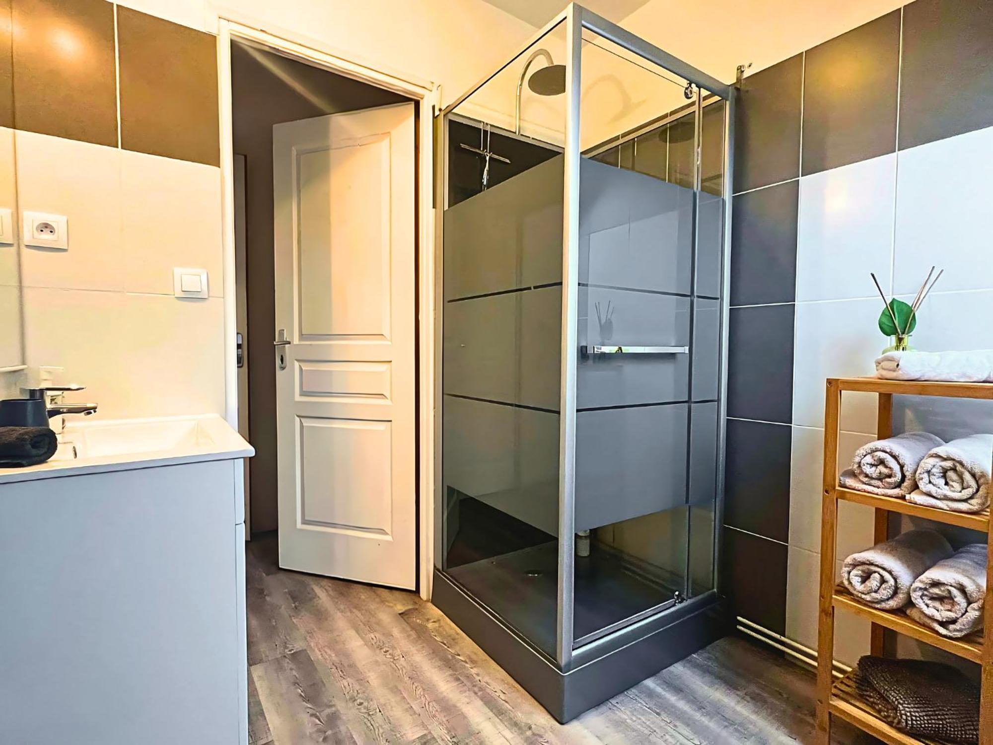 Studio En Plein Centre De Saint-Omer - A 5 Min De La Gare, Parking Gratuit Saint-Omer (Pas-de-Calais) Ngoại thất bức ảnh